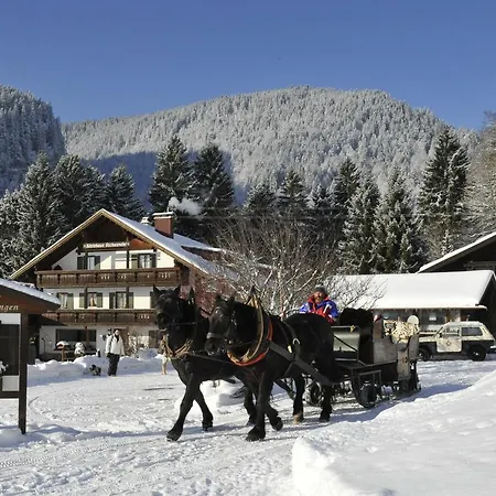 Gschwenderhaus Apartman *